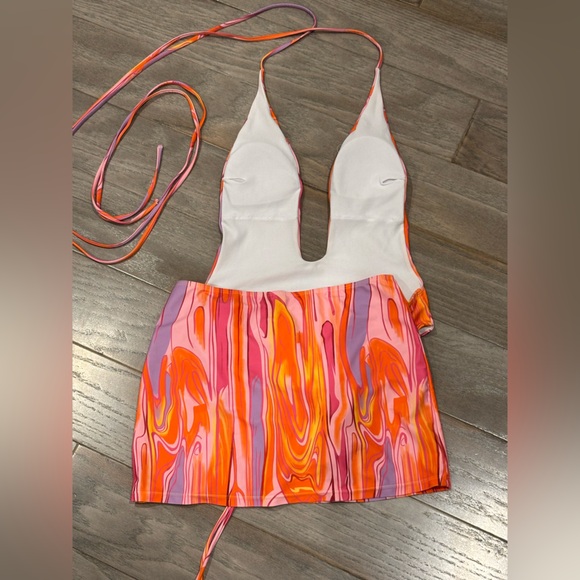 SHEIN Swim Plunging One Piece Swimsuit & Matching Beach Skirt NWOT - Picture 4 of 10